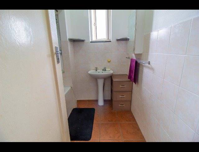 2 BEDROOM FLAT FOR SALE IN BLUFF